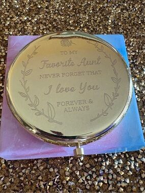 Engraved Gold Compact Mirror magnifier “Favorite Aunt" Gift for an Aunt.Gift box